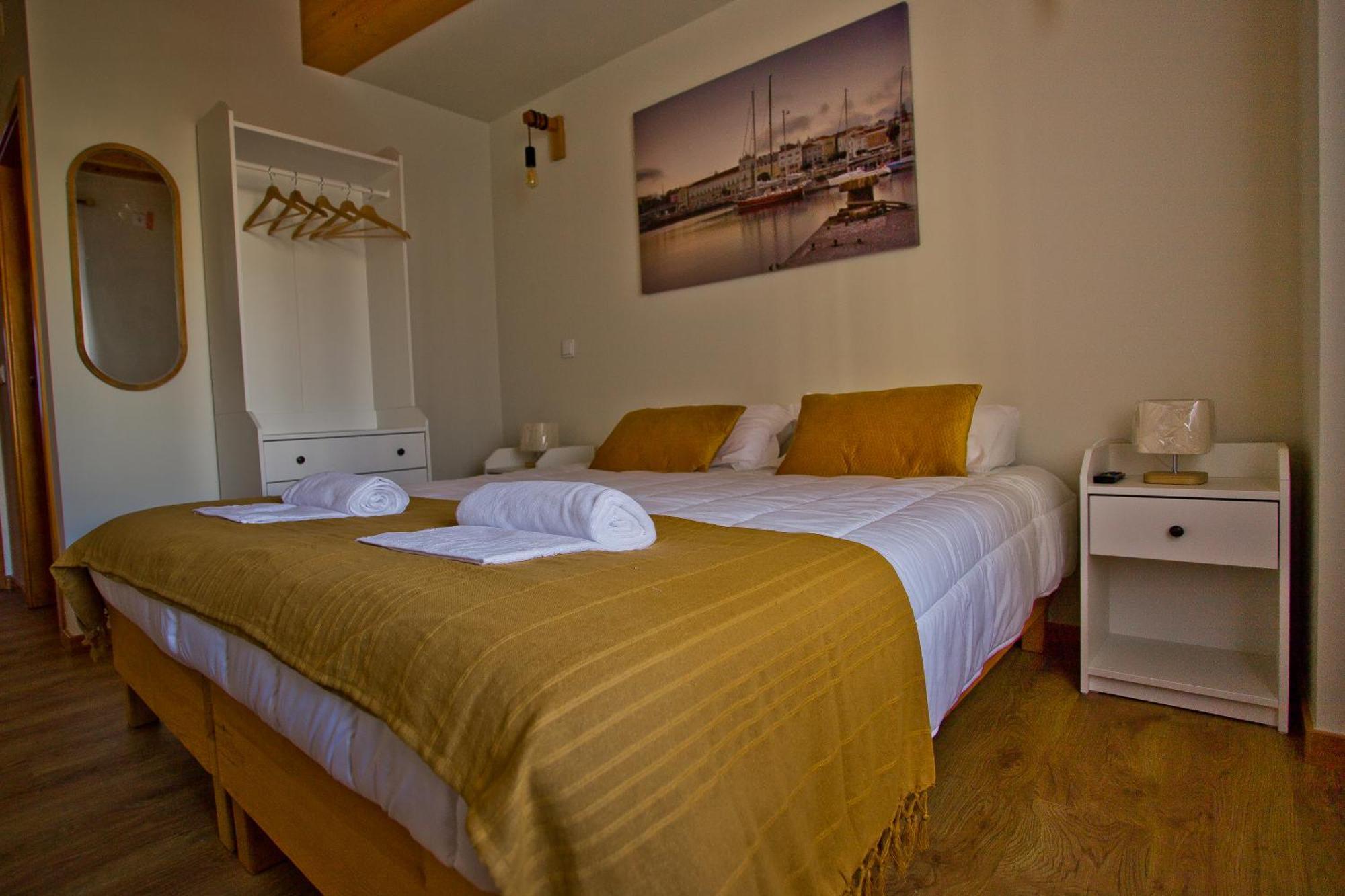 Guest House 10 De Agosto Figueira da Foz Extérieur photo